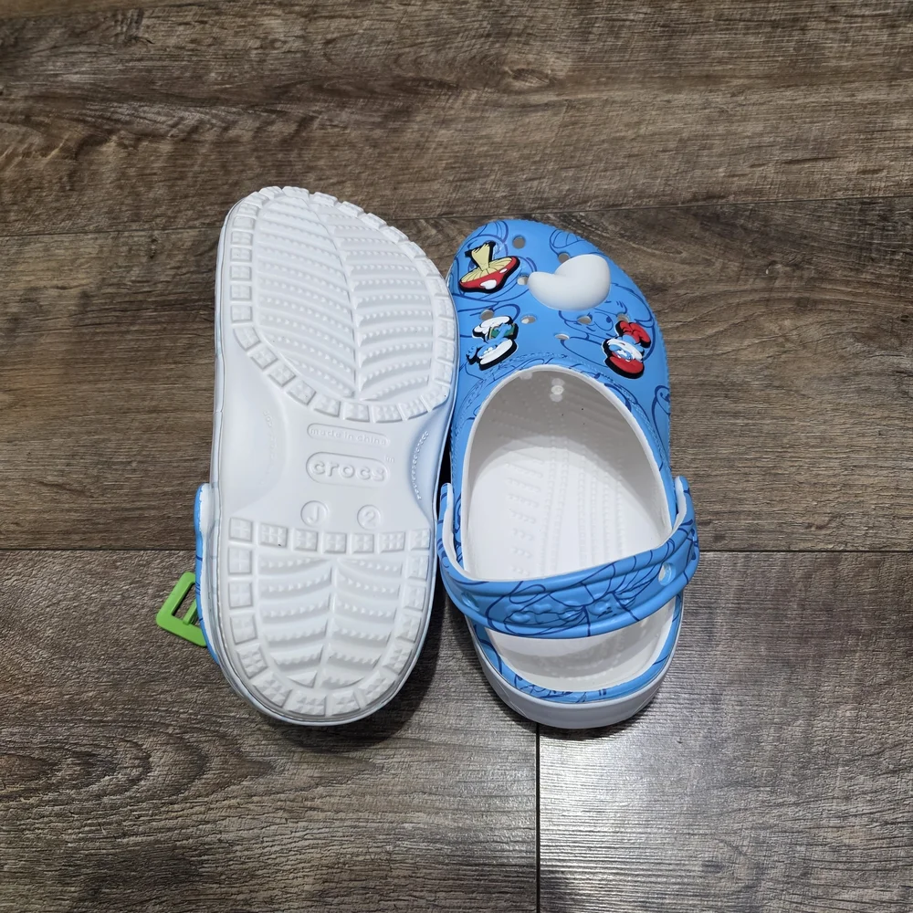 New Crocs  X Blue Smurfs Sandals  Youth Girls J 2